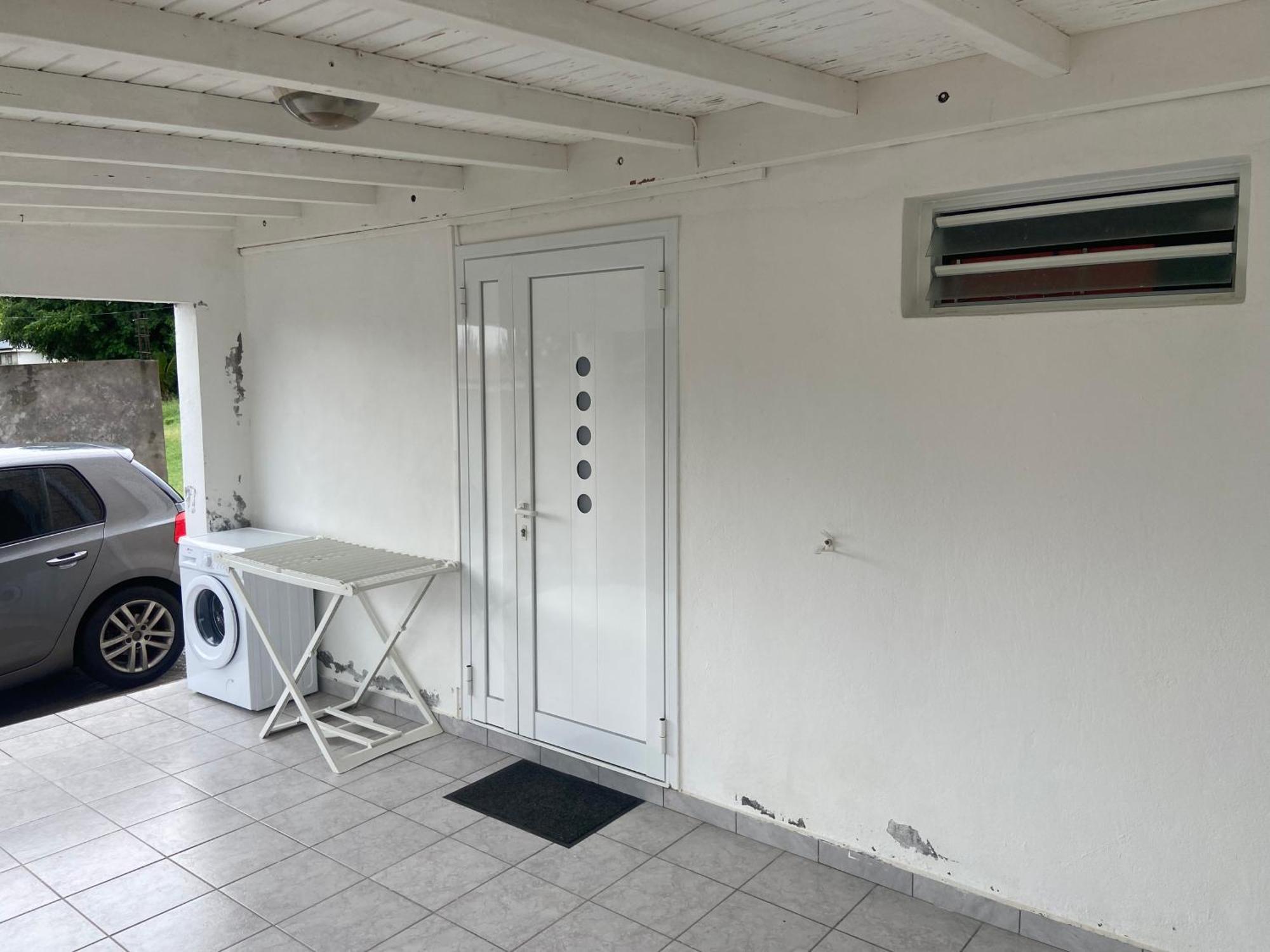 Logement De 40M2 Avec Terrasse, Moderne Et Equipe Petit-Canal Ngoại thất bức ảnh