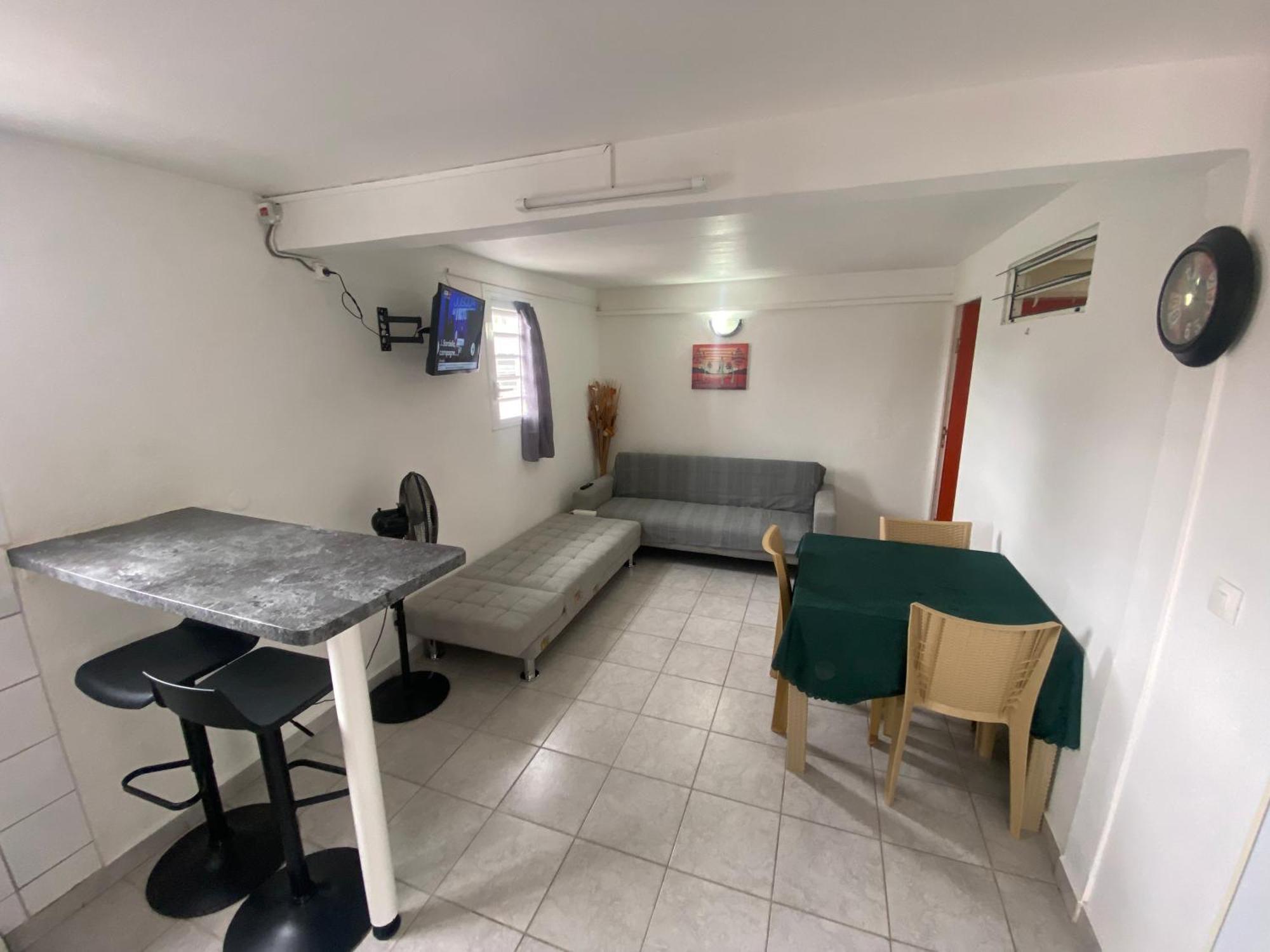 Logement De 40M2 Avec Terrasse, Moderne Et Equipe Petit-Canal Ngoại thất bức ảnh